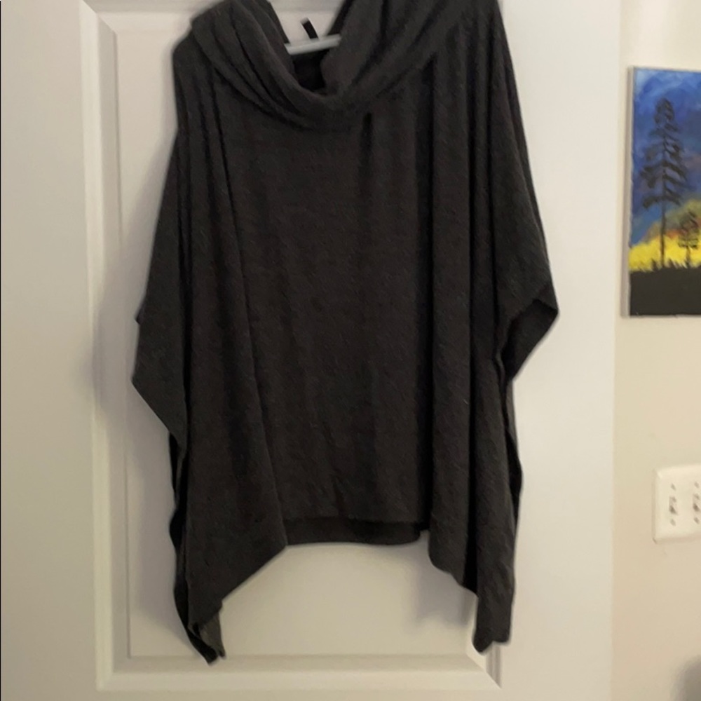 NYDJ super soft poncho m/l